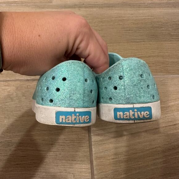 Native Jefferson Sparkly Blue Shoes - Picture 5 of 7